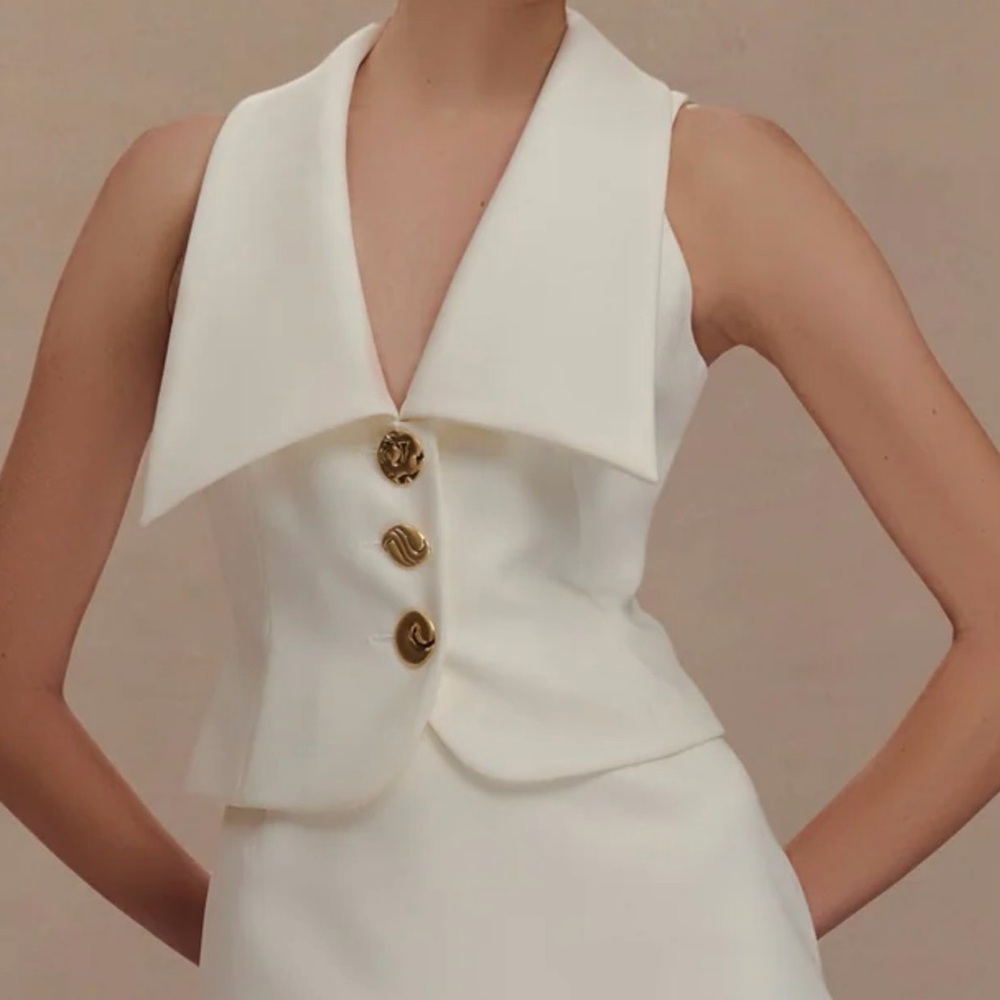 Meshki Alix
Mixed Button Vest - Ivory large